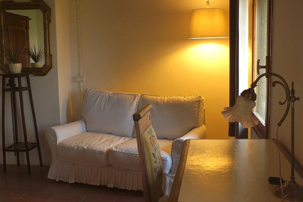 Corte Di Maggio B&B Country House Imola Ruang foto