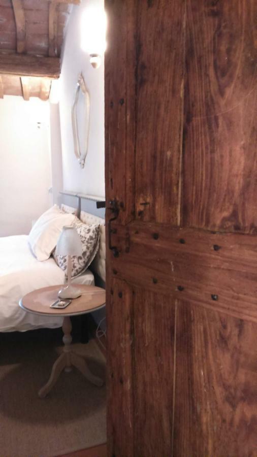 Corte Di Maggio B&B Country House Imola Bagian luar foto
